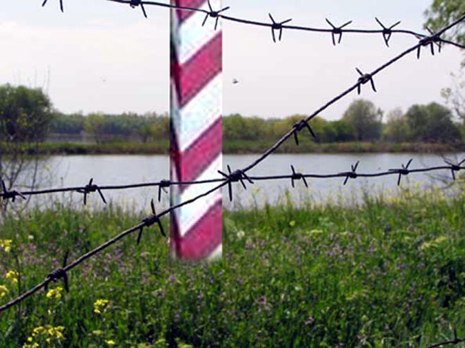 На границе Латвии и России установили забор длиной 23 километра