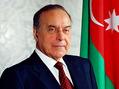 Сегодня 93-я годовщина со дня рождения общенационального лидера Азербайджана Гейдара Алиева