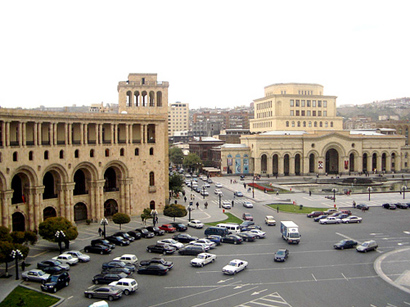 Yerevan sakini: İnsanları öz qullarına çeviriblər