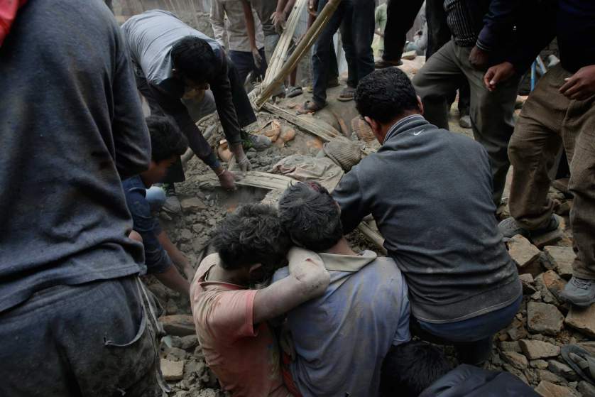 Число жертв землетрясения в Непале достигло 3218  Другие страны