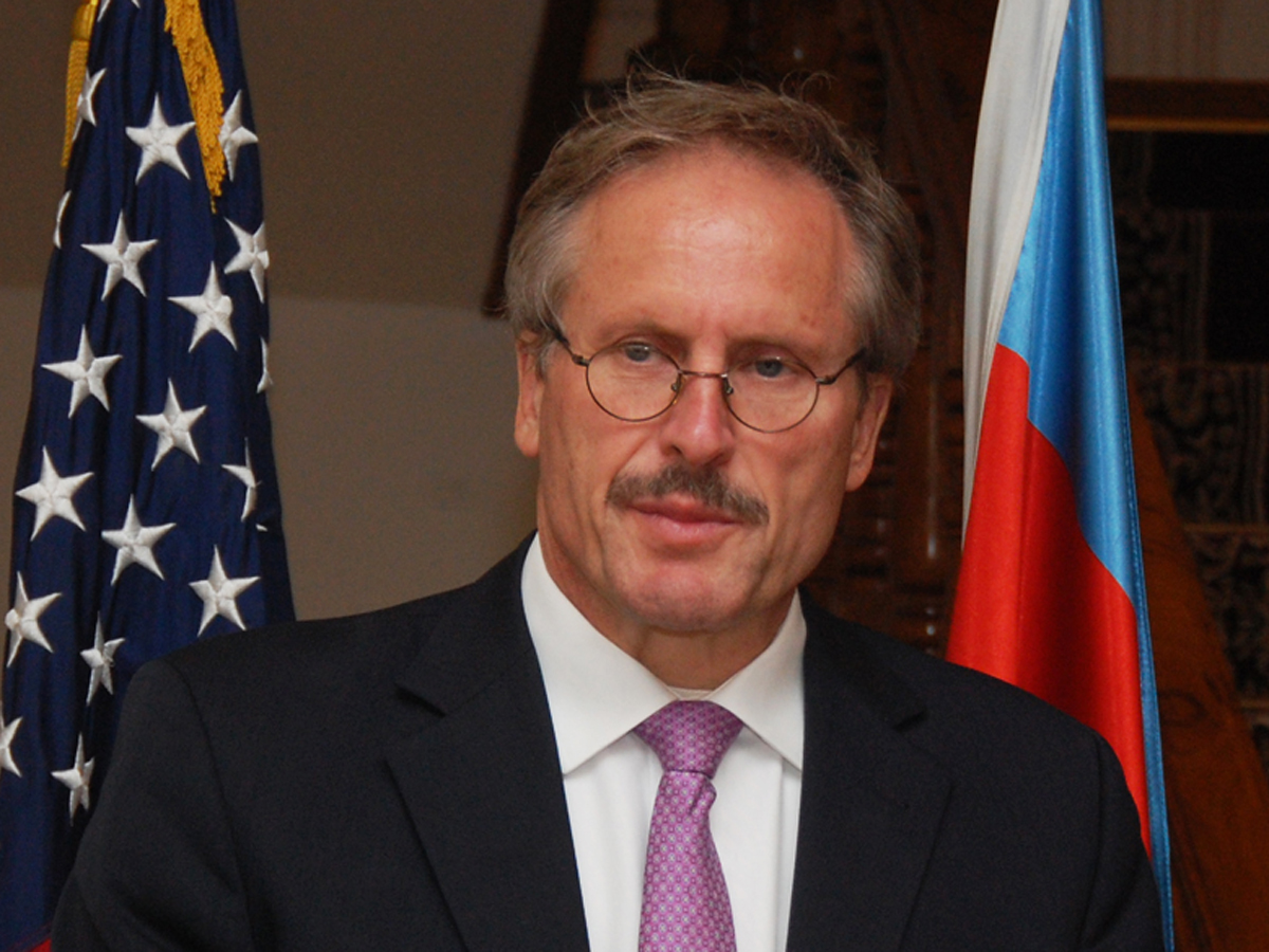 США приветствуют достижение положительной тенденции на встрече президентов Азербайджана и Армении в Санкт-Петербурге - посол