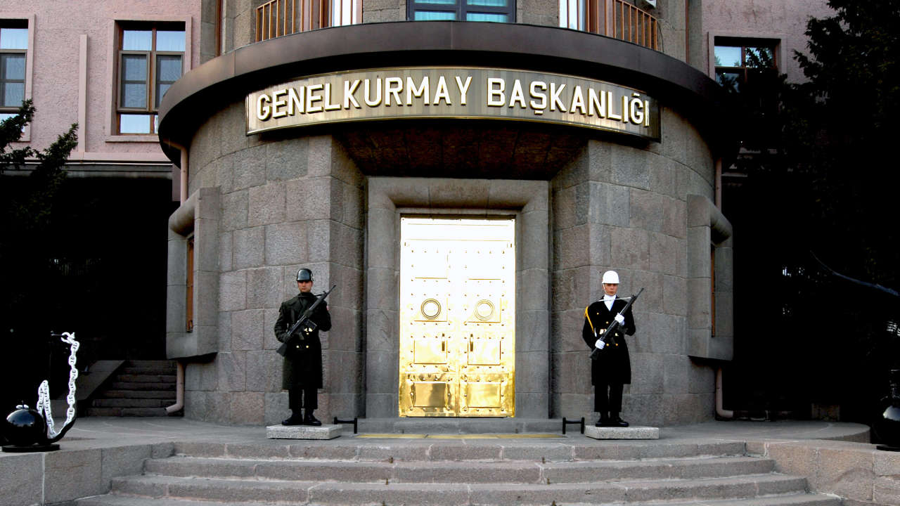 Минобороны Турции начало расследование в отношении всех военных судей и прокуроров