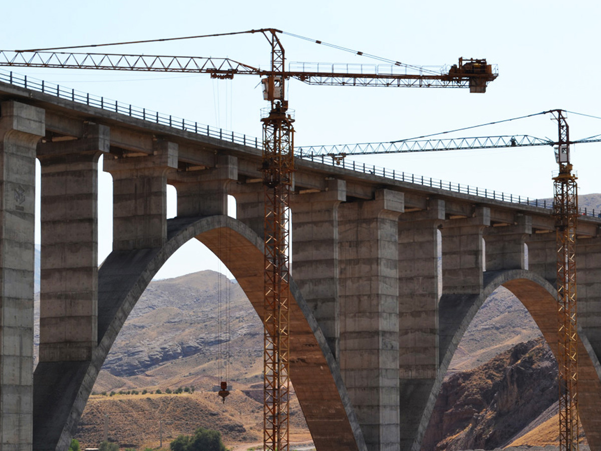 Фото: Азербайджан поможет Ирану найти средства на строительство железной дороги / Новости бизнеса и экономики