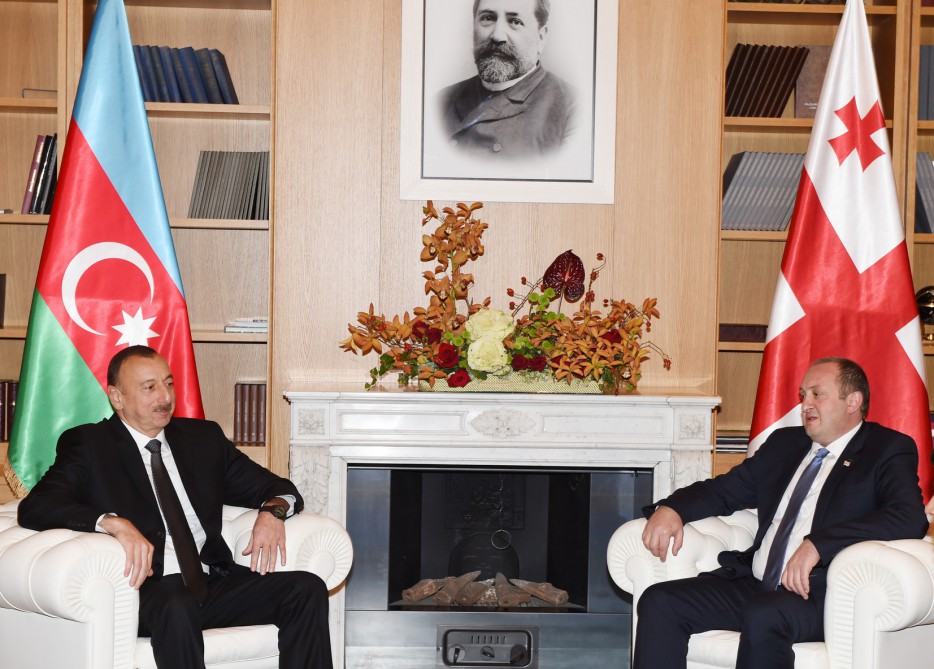 Azərbaycan və Gürcüstan Prezidentləri Borçalıda “Çay evi” tədris mərkəzi ilə tanış olublar