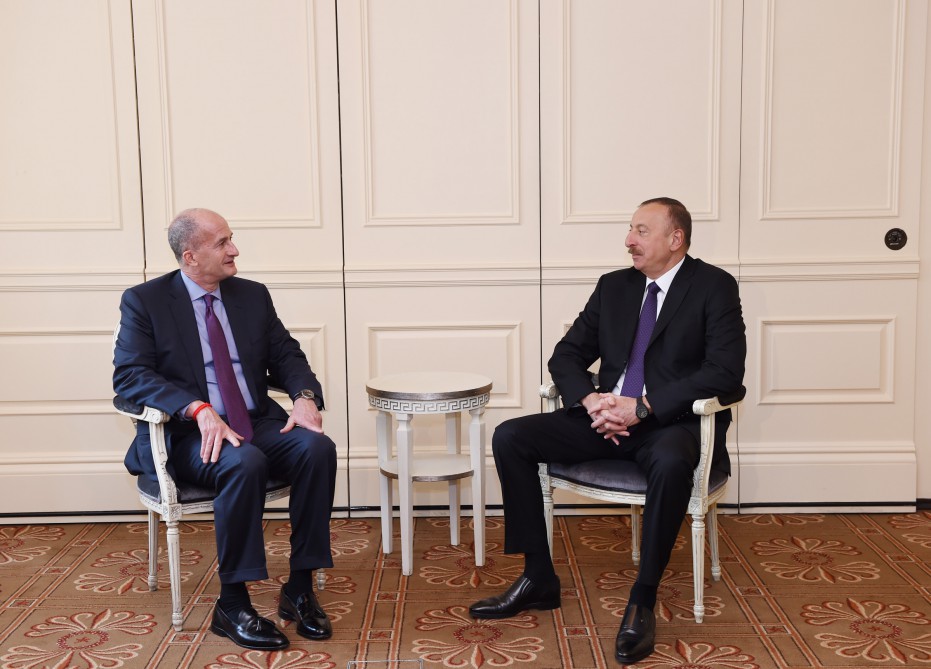 Президент Ильхам Алиев встретился с вице-председателем американской компании General Electric