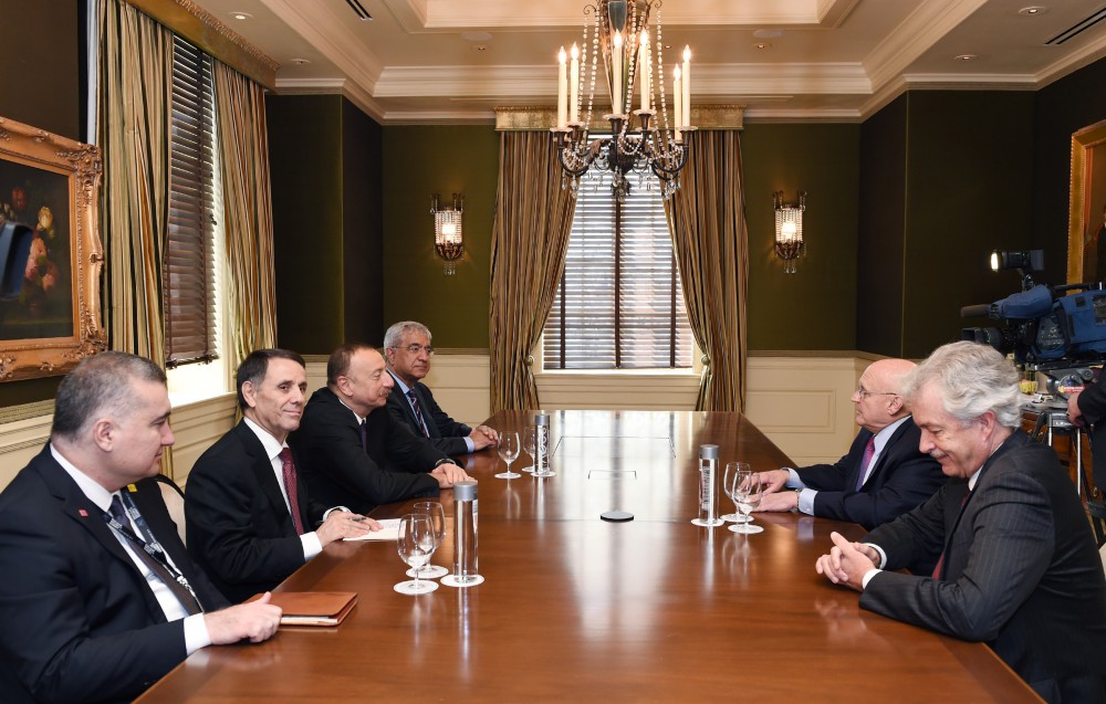 Президент Ильхам Алиев встретился с рядом общественных деятелей США (ФОТО)