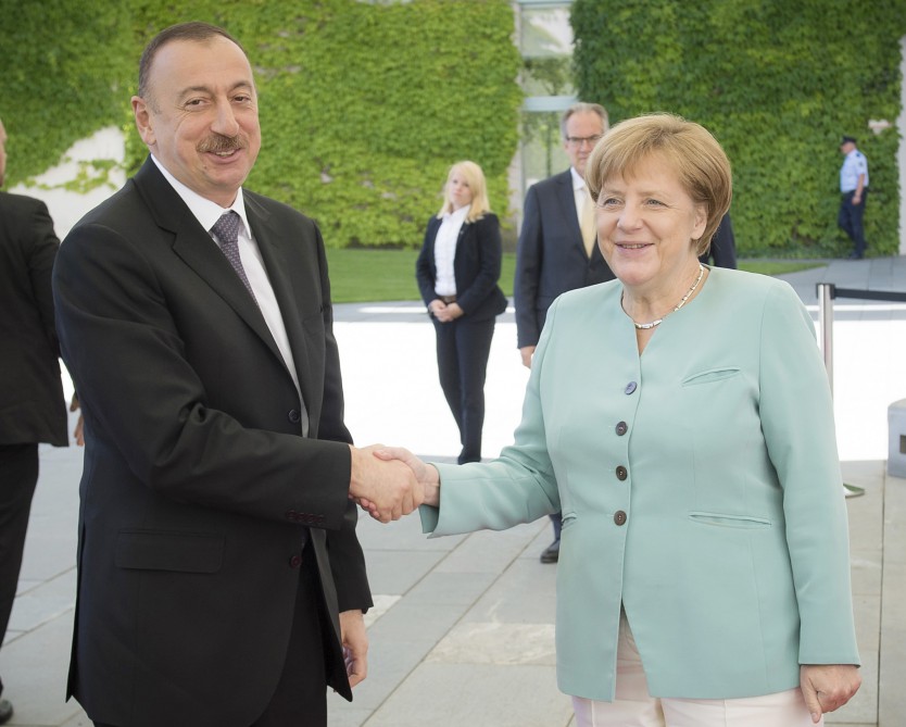 Prezident İlham Əliyev Almaniyanın Kansleri Angela Merkellə görüşüb