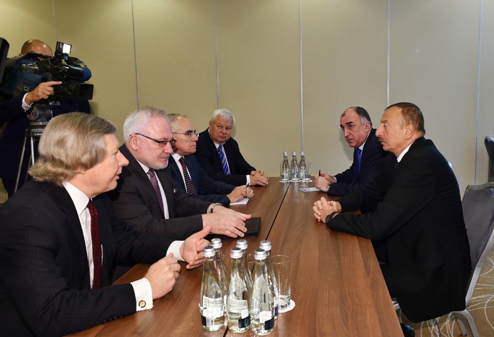 Prezident İlham Əliyev Varşavada ATƏT-in Minsk qrupunun həmsədrləri ilə görüşüb