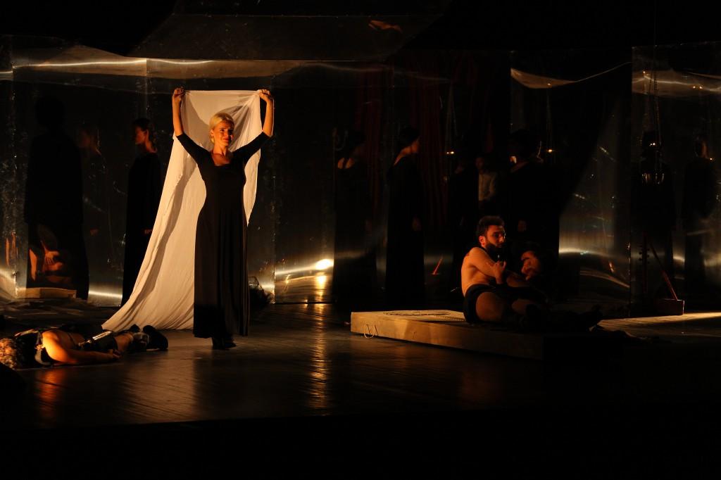 Tbilisi Dövlət Dram Teatrının Şəki festivalında çıxışı maraqla qarşılanıb