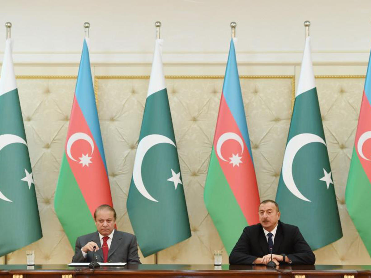 Президент Ильхам Алиев: Азербайджан хочет закупать у Пакистана самое современное высокотехнологичное вооружение