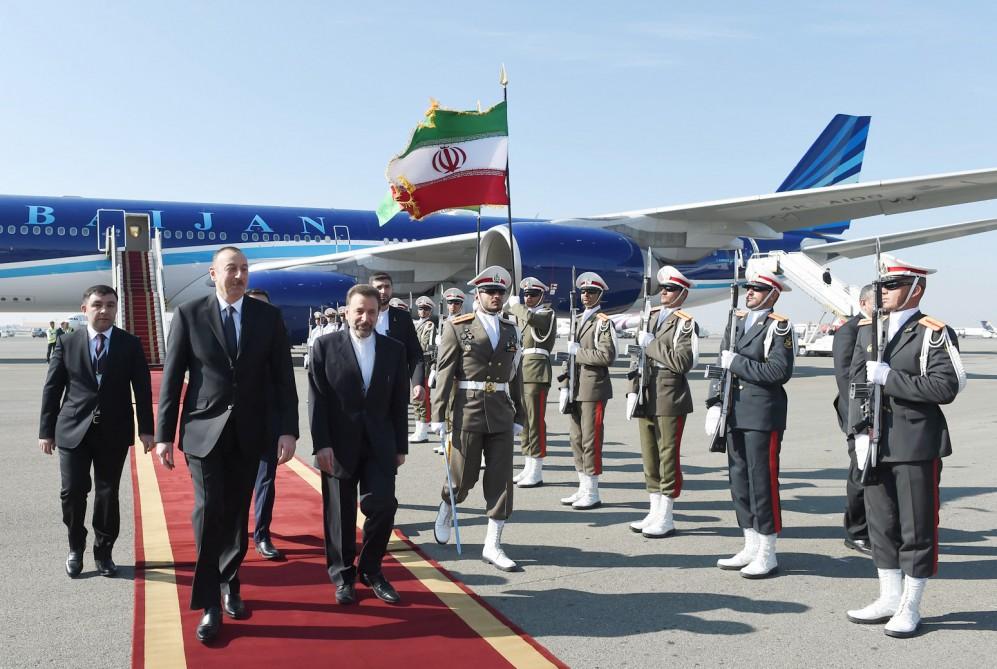Президент Азербайджана Ильхам Алиев прибыл с официальным визитом в Иран (ФОТО)