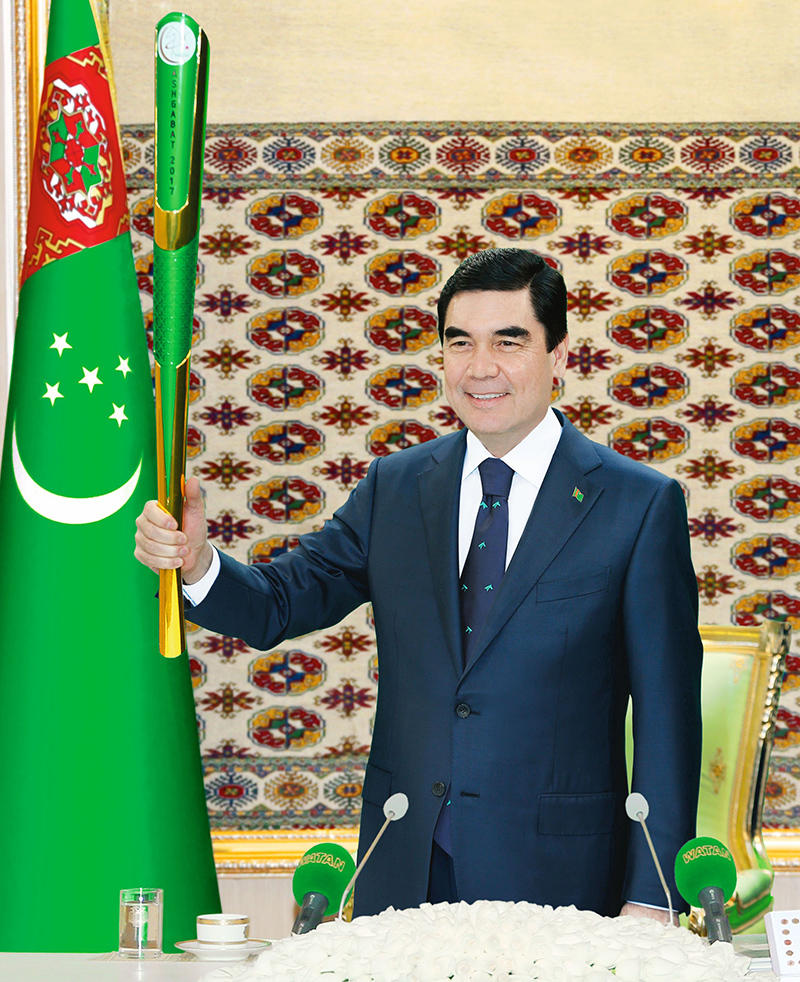 Президенту Туркменистана присвоили десятый дан в карате-до