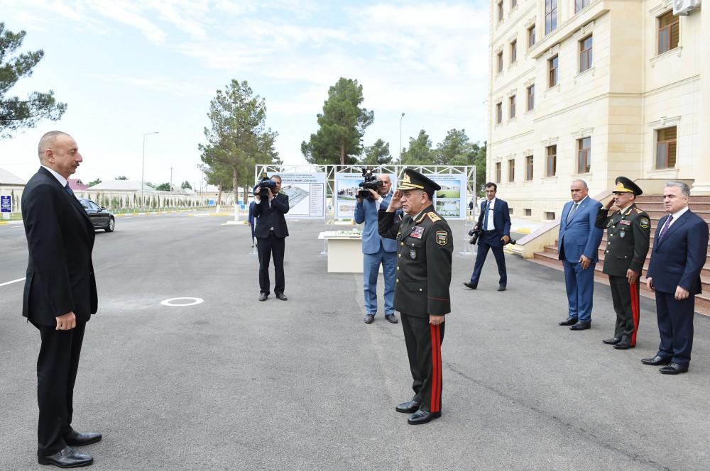 Prezident İlham Əliyev Daxili Qoşunların Şirvan şəhərindəki hərbi hissəsinin açılışında iştirak edib