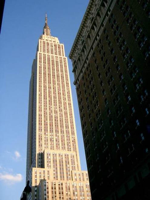 Man jumps off Empire State Building