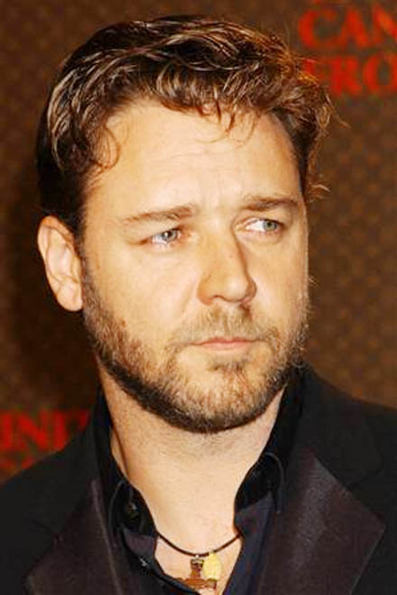 Russell Crowe to replace Pitt in film role