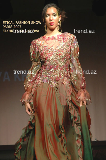 Успех азербайджанского модельера Фахрии Халафовой в Париже