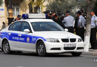 Дорожная полиция Азербайджана задержала автомобиль главы оппозиционной партии