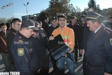 Автоши лицом к лицу с азербайджанской полицией