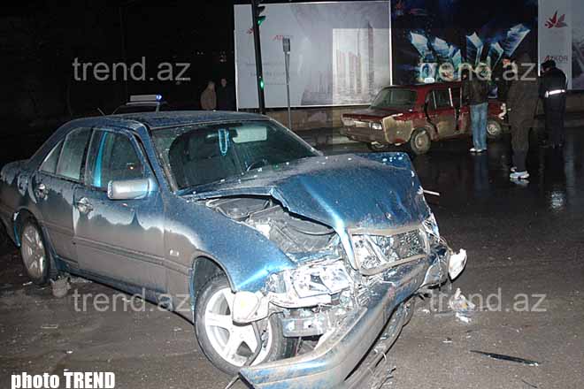 В аварии Хатаинского района Баку пострадали три человека