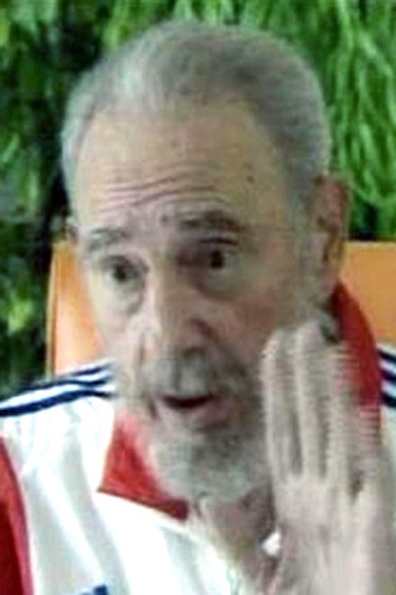 Fidel Castro steps down from power (video)
