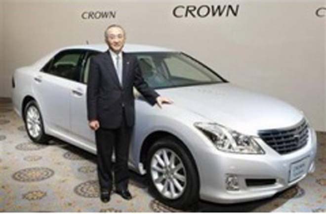 Toyota Redesigns Crown & Introduces Hybrid Model