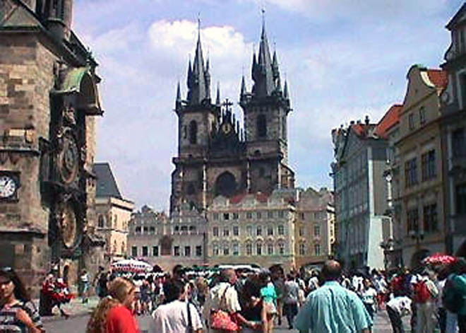 Bomb hoax in Czech capital amid European terrorist warnings