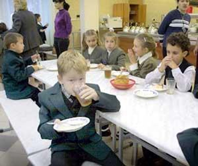 В школьных столовых Баку проверяют качество еды