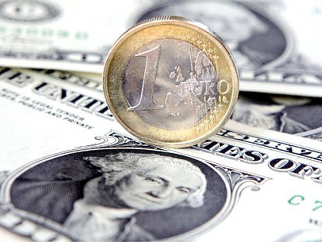 Евро в пятницу подорожал к доллару после значительного снижения днем ранее