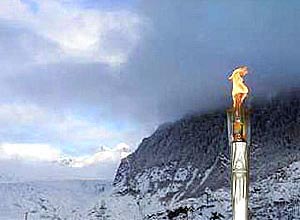 Сегодня начнется восхождение Олимпийского огня на Эверест