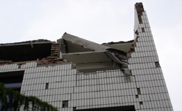 Новое сильное землетрясение произошло в итальянской Аквиле, принимавшей саммит G8