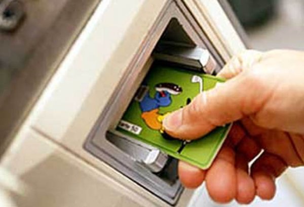Bank kartınızdan ehtiyatlı olun: kartdan pul oğurlanması müəyyən edilib
