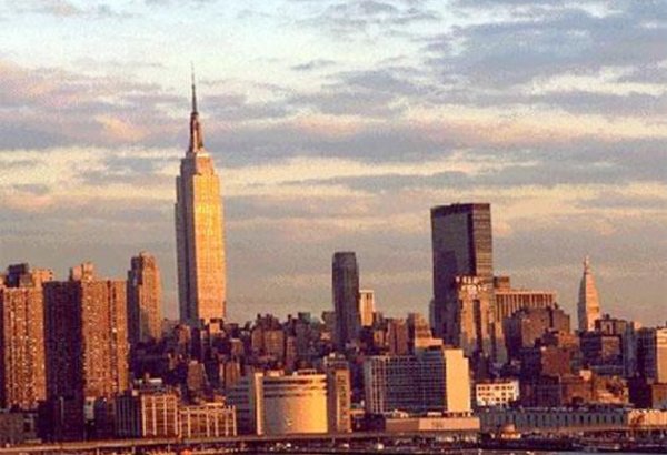 В Нью-Йорке в "Час Земли" погасли огни на небоскребе Эмпайр-стейт-билдинг