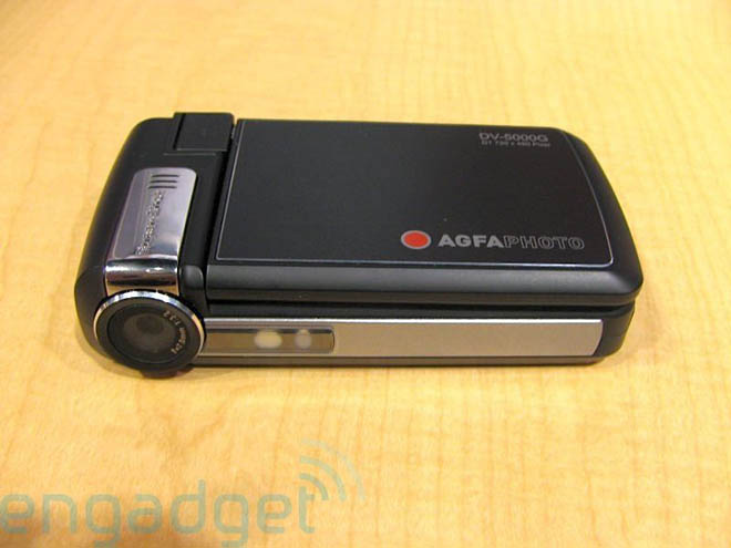Agfaphoto DV-5000G game-playing camera hands-on
