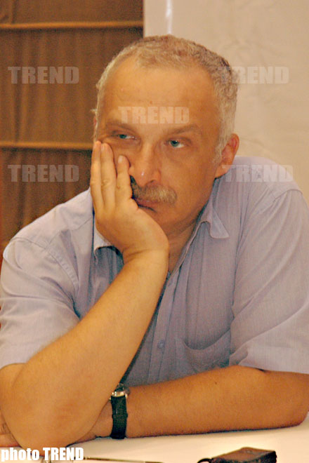Александру Друзю подарили запас азербайджанского чая на год