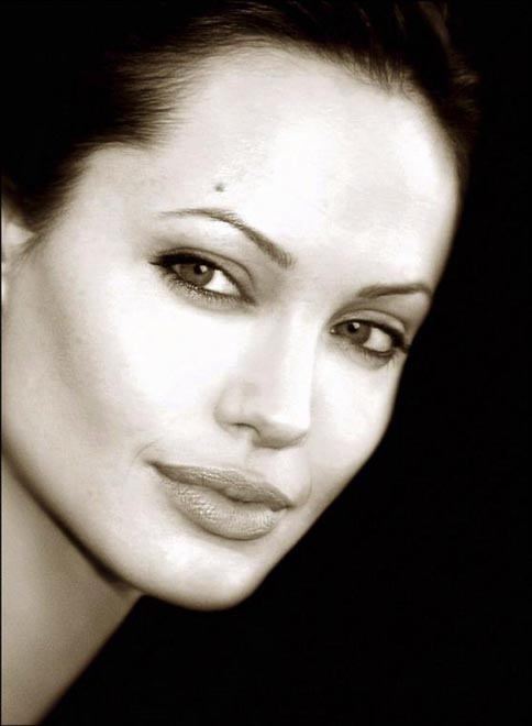Angelina Jolie Accused Of Glamourising Gun Crime