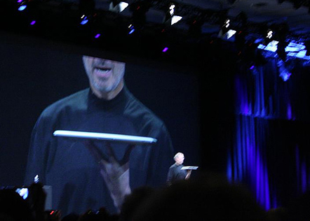Самый тонкий в мире ноутбук от Стива Джобса (фото)