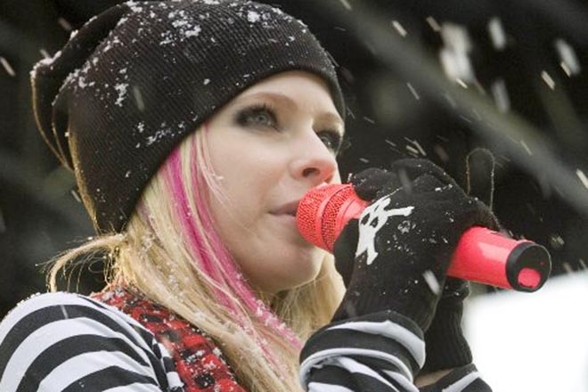 Malaysia's Islamists Want Avril Lavigne Concert Canceled