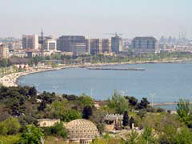 U.S. universities present free education programs at Baku fair