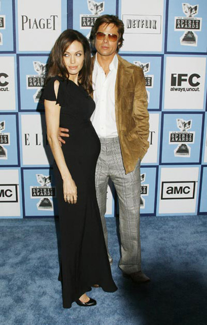 Angelina Jolie and Brad Pitt to Marry on Yacht