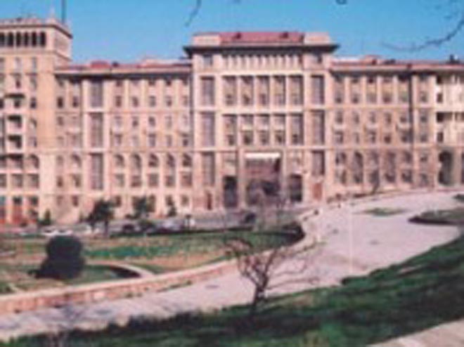 В Азербайджане утверждено правило награждения выпускников школ золотой и серебряной медалями