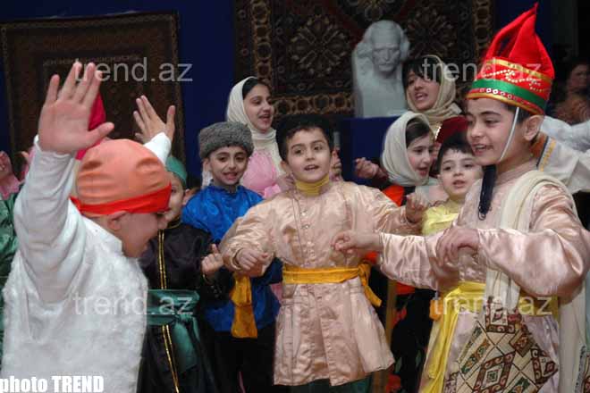 В Баку, в музее Ковра дети отметили Новруз Байрамы