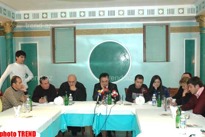 45-летний Ильгар Алиев "со стулом"  внедряется в азербайджанский шоу-бизнес
