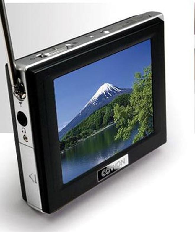 Cowon D2TV Portable Media Player Boasts Detachable Antenna