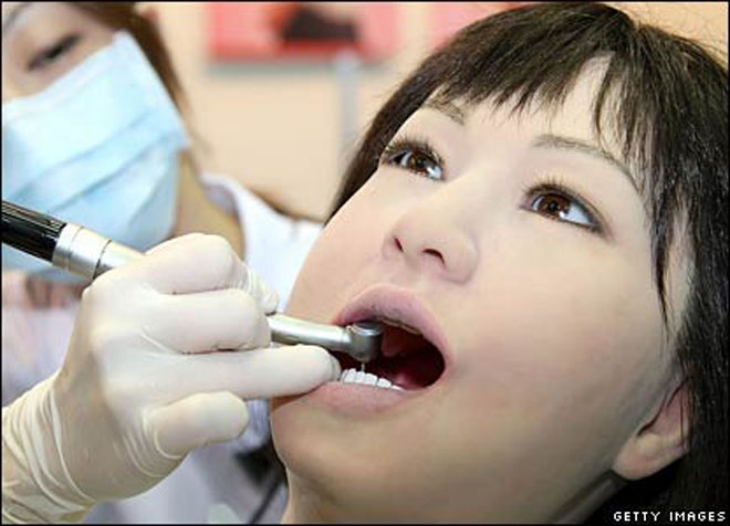95% азербайджанцев страдают зубами