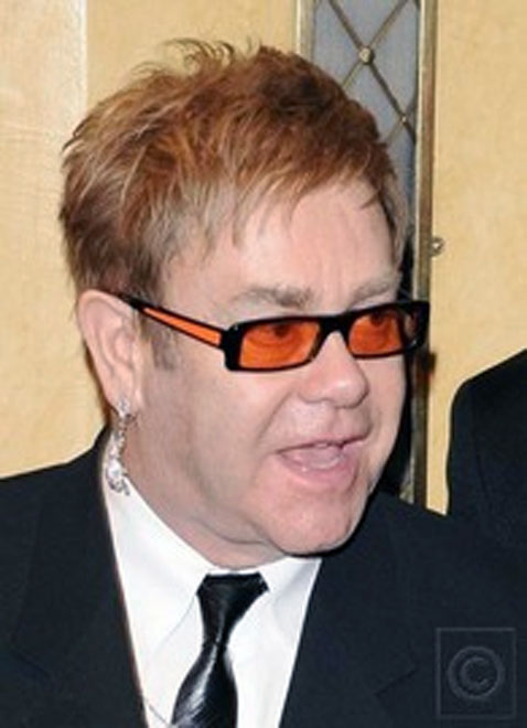Elton John: 'I'm supporting Hillary'