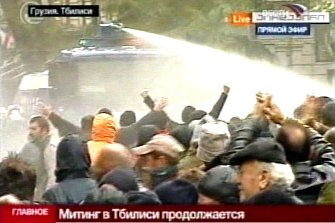 Полицейский спецназ Грузии разогнал митингующих на проспекте Руставели (видео) - Gallery Image