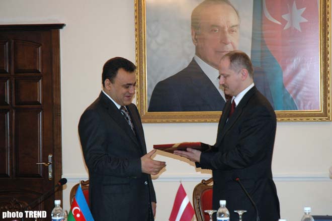Azerbaijan   Latvia Sign Protocol on Results of Economic Commission Meeting