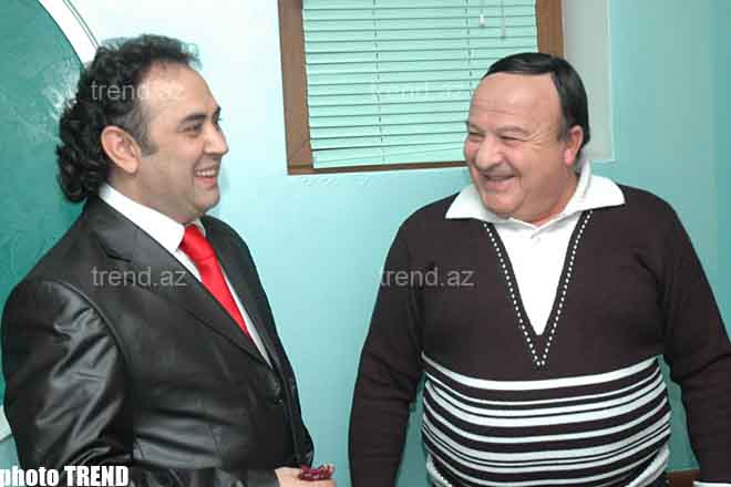 45-летний Ильгар Алиев "со стулом"  внедряется в азербайджанский шоу-бизнес