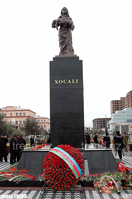 Azerbaijani President Lays Wreath on Monument to Commemorate Khojali Victims