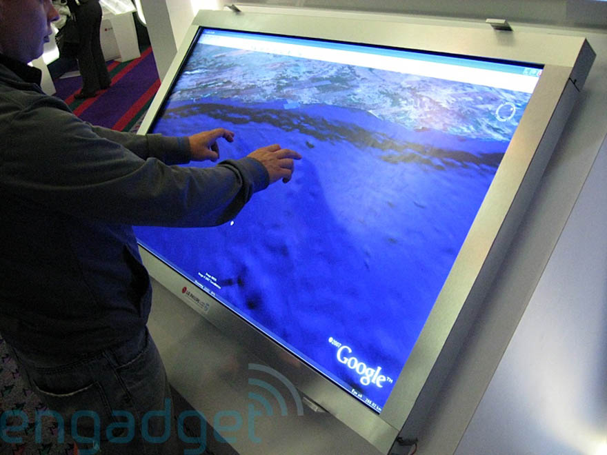 Hands-on / video with the LG.Philips massive 52-inch multi-touch display